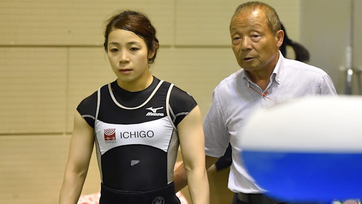 日本史上初の父娘五輪メダリスト ウエイトリフティングの三宅宏実は父の義行と二人三脚で5度目のオリンピックを目指す 師と弟子の五輪