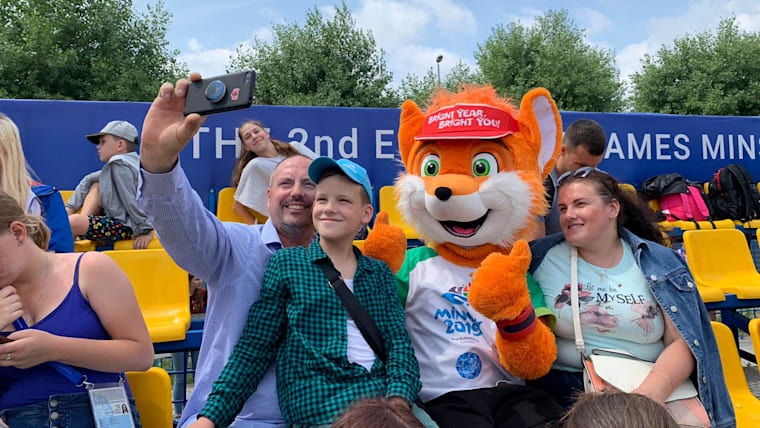 lesik-the-fox-out-and-about-in-minsk