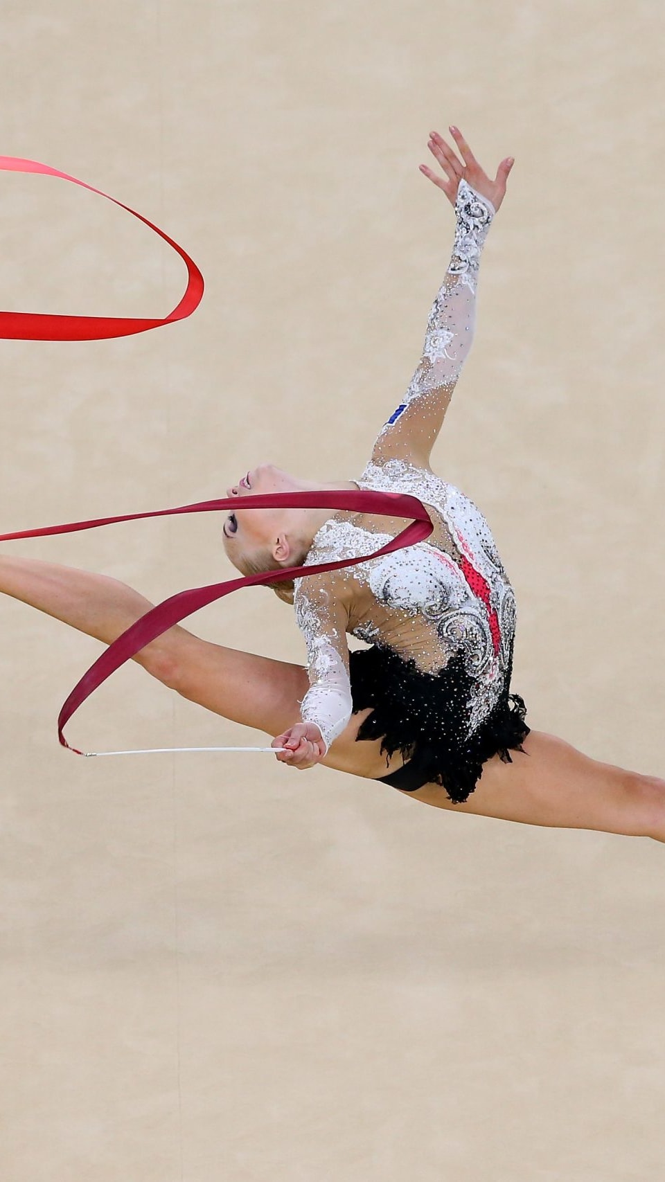 Rhythmic gymnast Linoy Ashram rings up silver medal at World