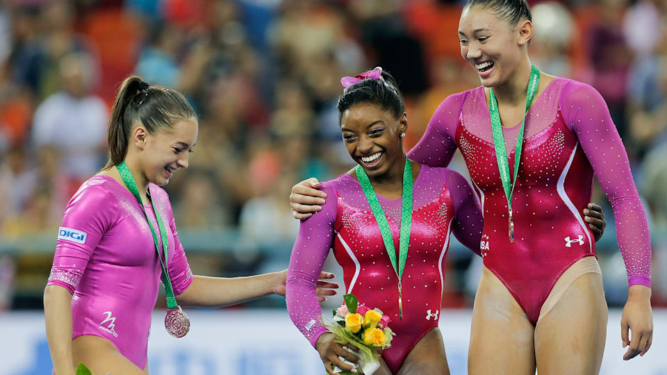 Simone Biles defends World all-around title in 2014