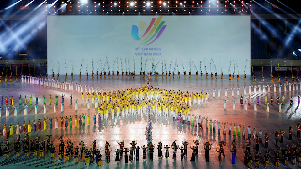 SEA Games 2021 Opening Ceremony lights up Hanoi in spectacular