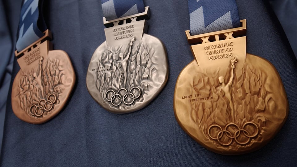 ソルトレークシティ2002オリンピックメダル デザイン、歴史、写真