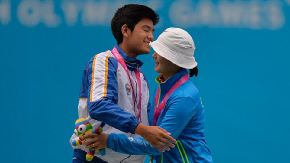 Moreno and Li hurdles to win archery mixed team gold Olympic