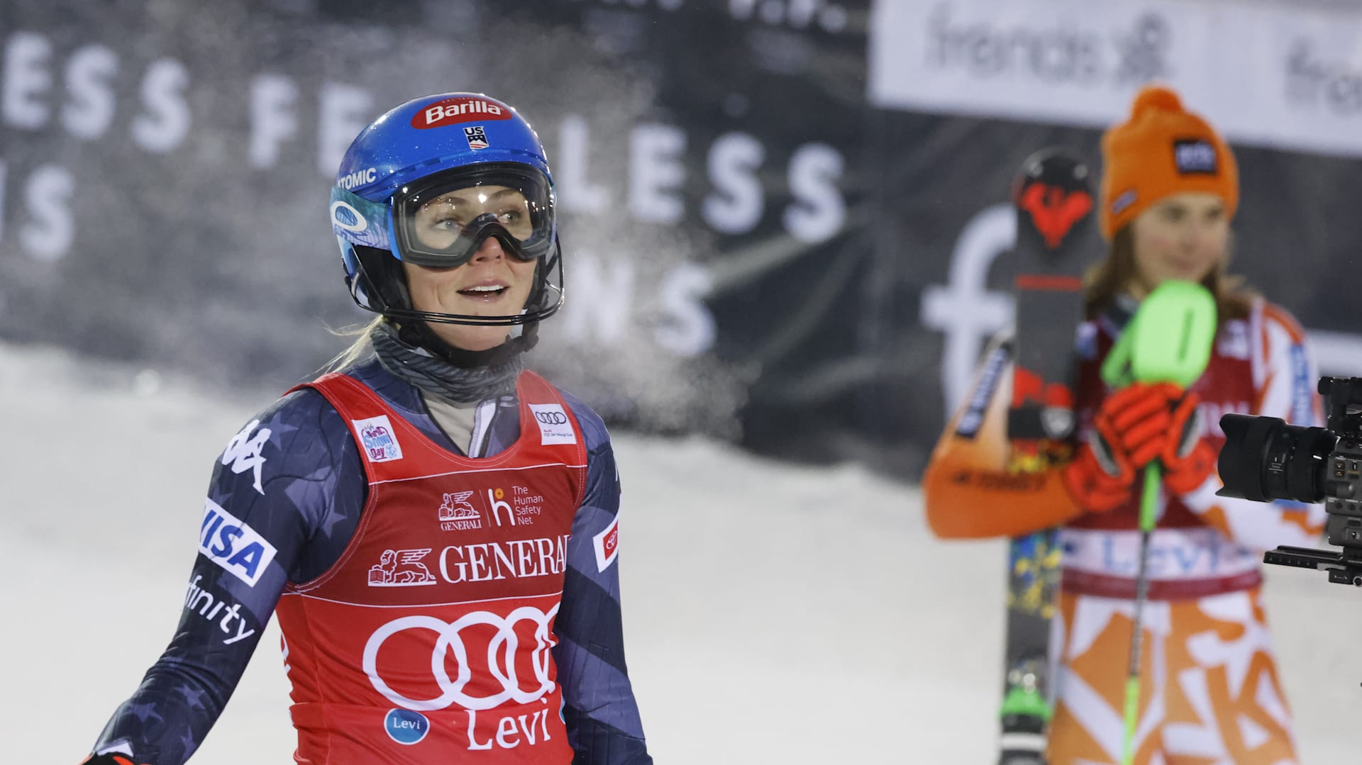 fattigdom oxiderer næve Alpine skiing: Mikaela Shiffrin wins record sixth women's slalom in Levi -  results