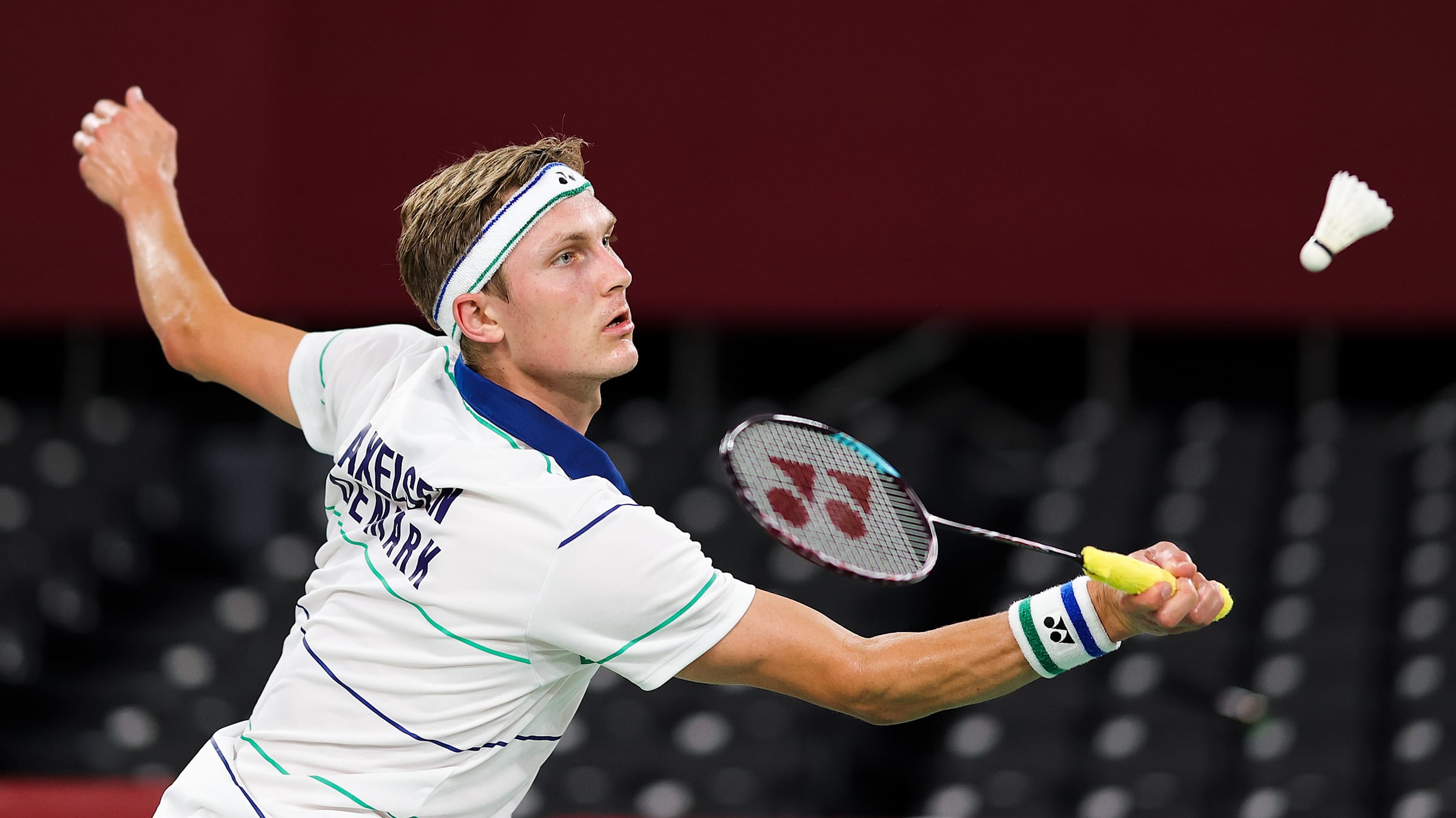 Viktor Axelsen and Anthony Ginting make winning starts at badmintons German Open