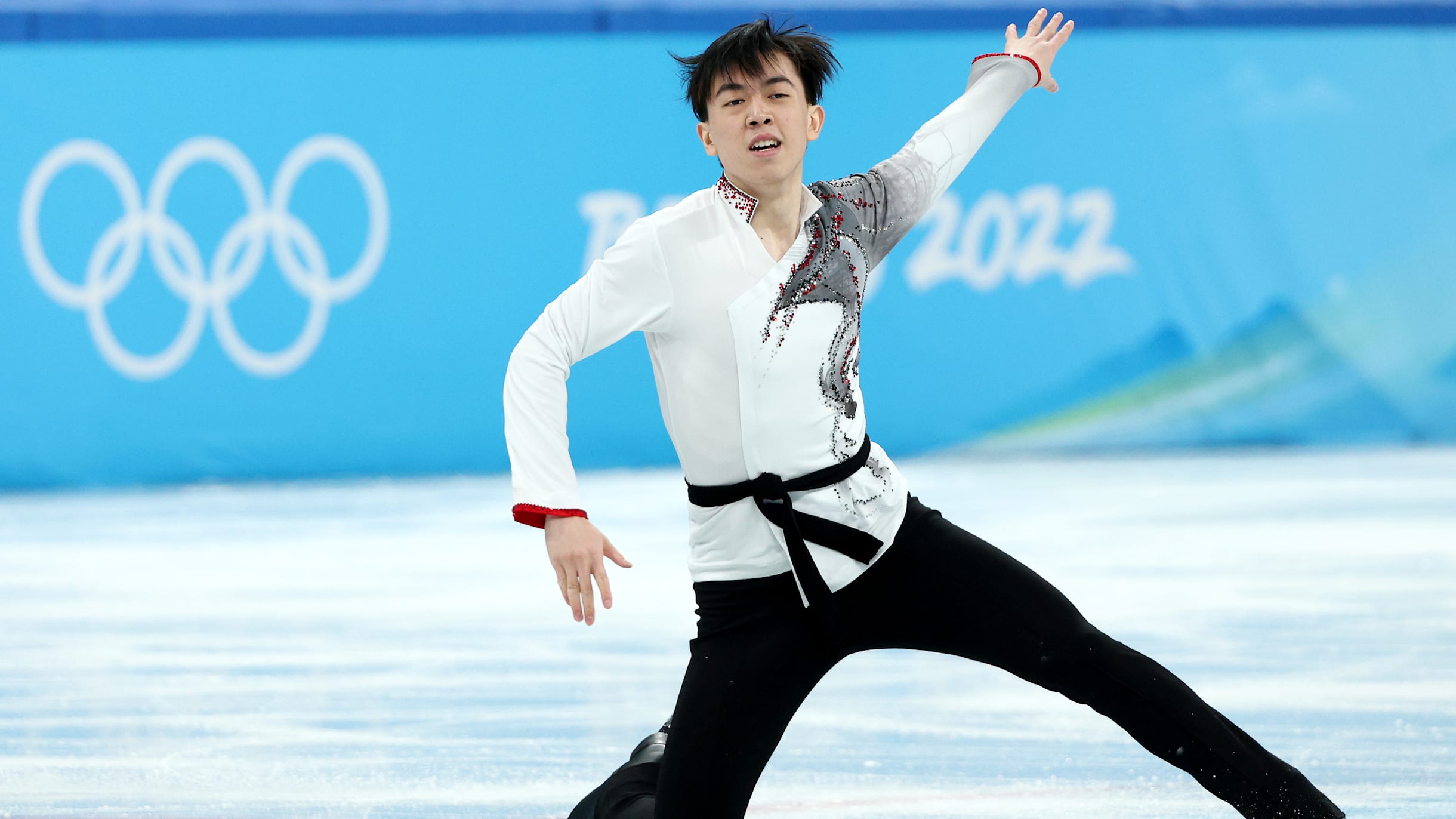 Vincent Zhou connects with Josh Groban, plans gala return at Beijing 2022 Im looking forward to skating on Olympic ice again