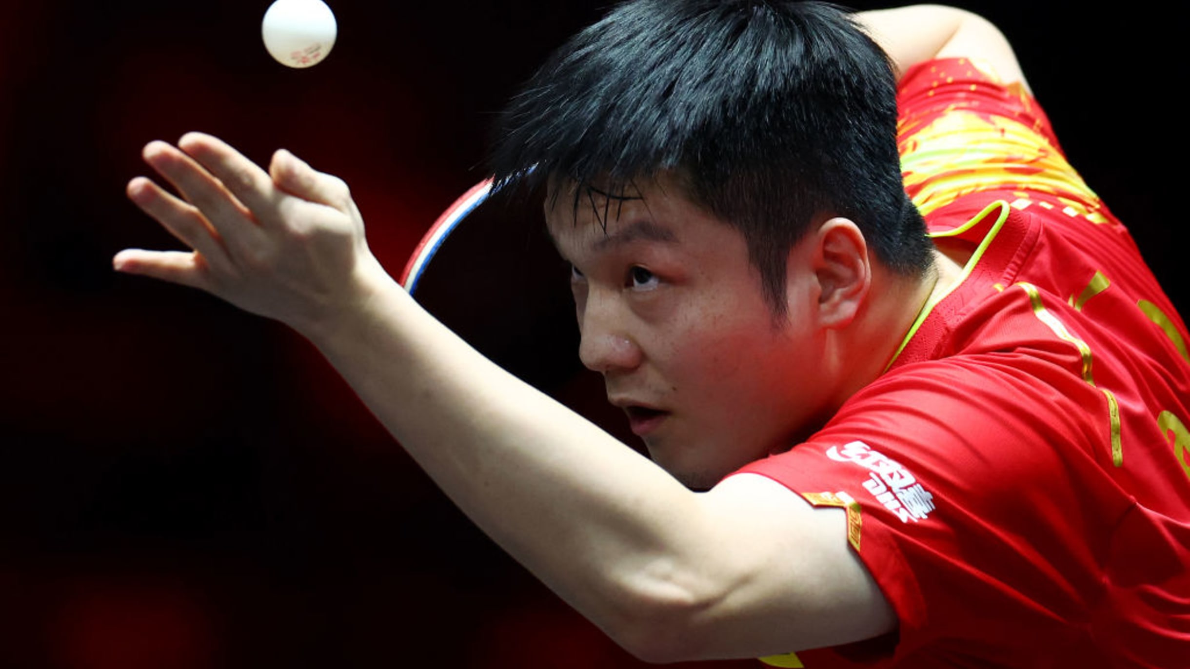 Настольный теннис мужчины. Table tennis игра. Настольный теннисист. Настольный теннис мужчины. Настольный теннис.