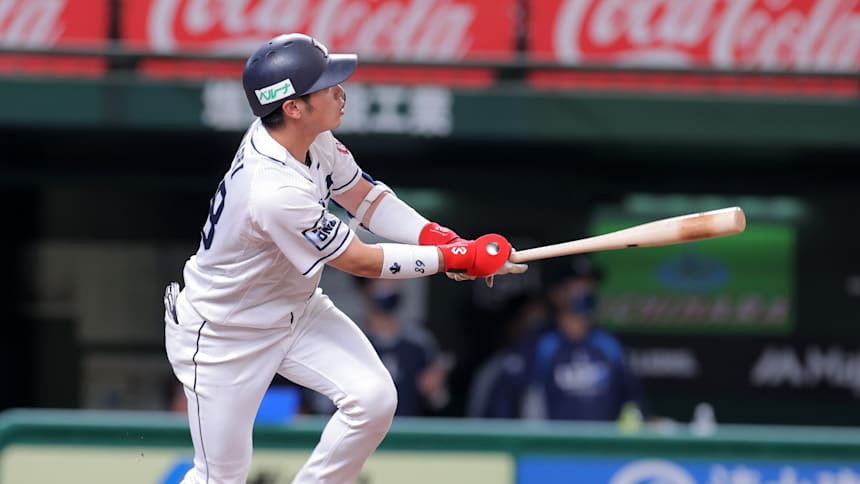 期間限定半額以下 プロ 長谷川選手 バットと手袋 NPB