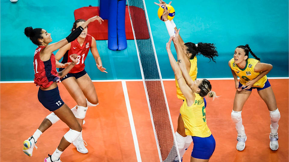 Como terminou o jogo de vôlei do Brasil?