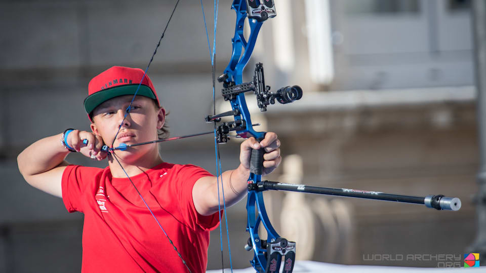 Olympic Esports Series 2023 Finalist Tore Bjarnarson trains for