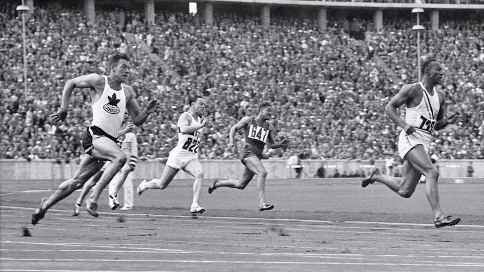 Jesse Owens completes the hattrick with 200m win Olympic News