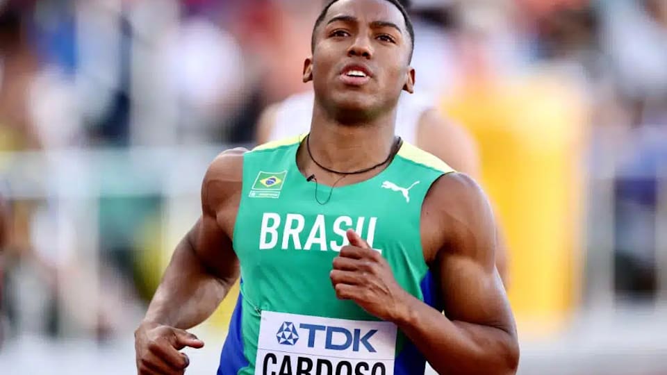 Erik Cardoso é primeiro brasileiro a correr 100m em menos de 10s