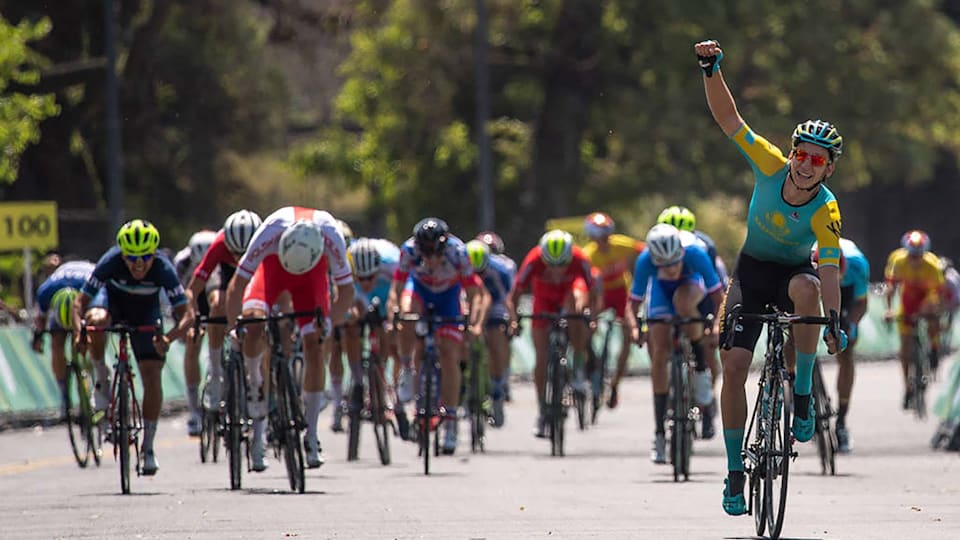 LES GRANDS JOCKEYS CYCLISTES - Auktionen & Preisarchiv