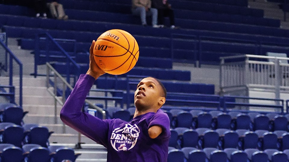 The inspirational story of Hansel Enmanuel, the onearmed D1 college