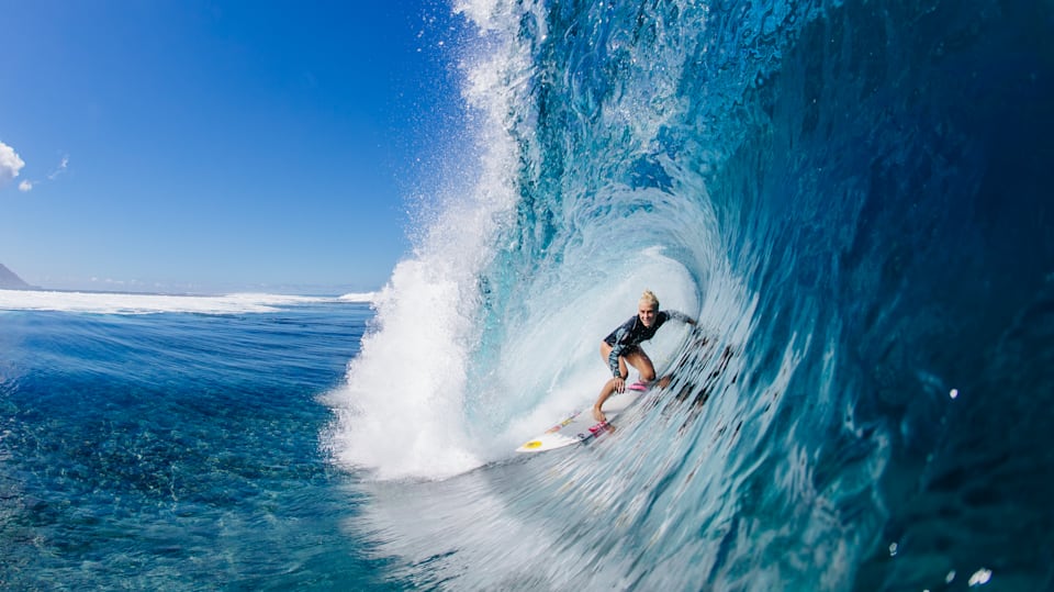 Surfing Women return to Teahupo’o, Tahiti for first competition in 16 years