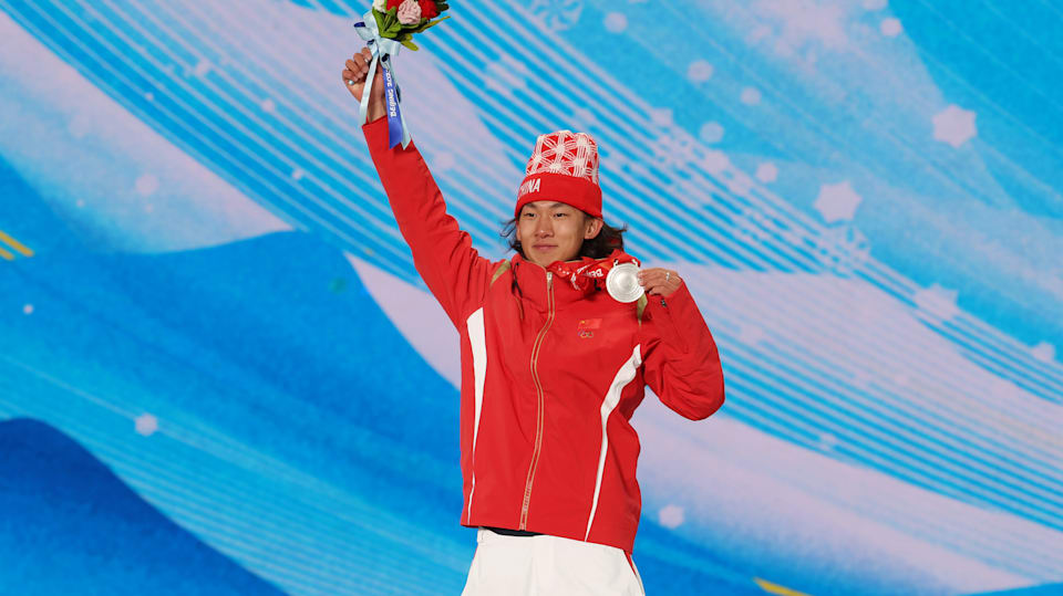 yiming su medal plaza