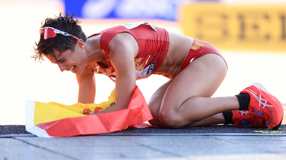 María Pérez celebrates her title 20 km race walk - Budapest 2023