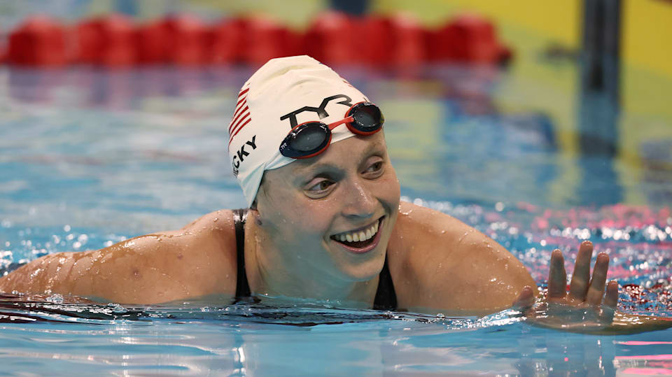 Swimming star Katie Ledecky shatters 1500m freestyle short course world