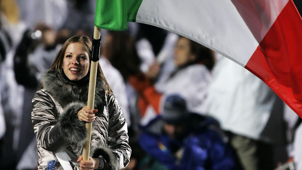 Carolina Kostner, stella del pattinaggio e portabandiera a Torino 2006