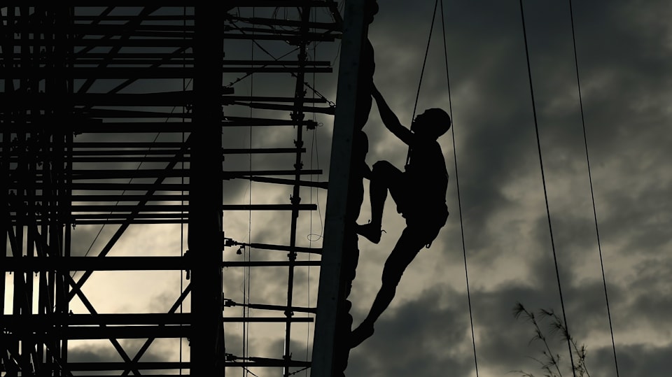 Aspar Aspar and Lijuan Deng win speed titles at Sport Climbing World