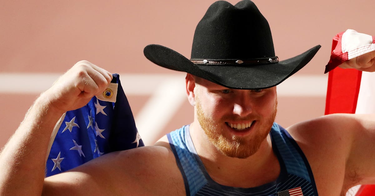 Shot putter Ryan Crouser stars at Drake Relays