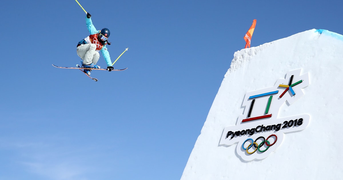 What’s the difference between the snowboard and ski freestyle events at