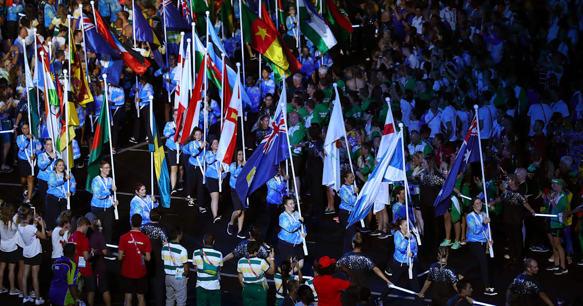 How many countries participate in Commonwealth Games?