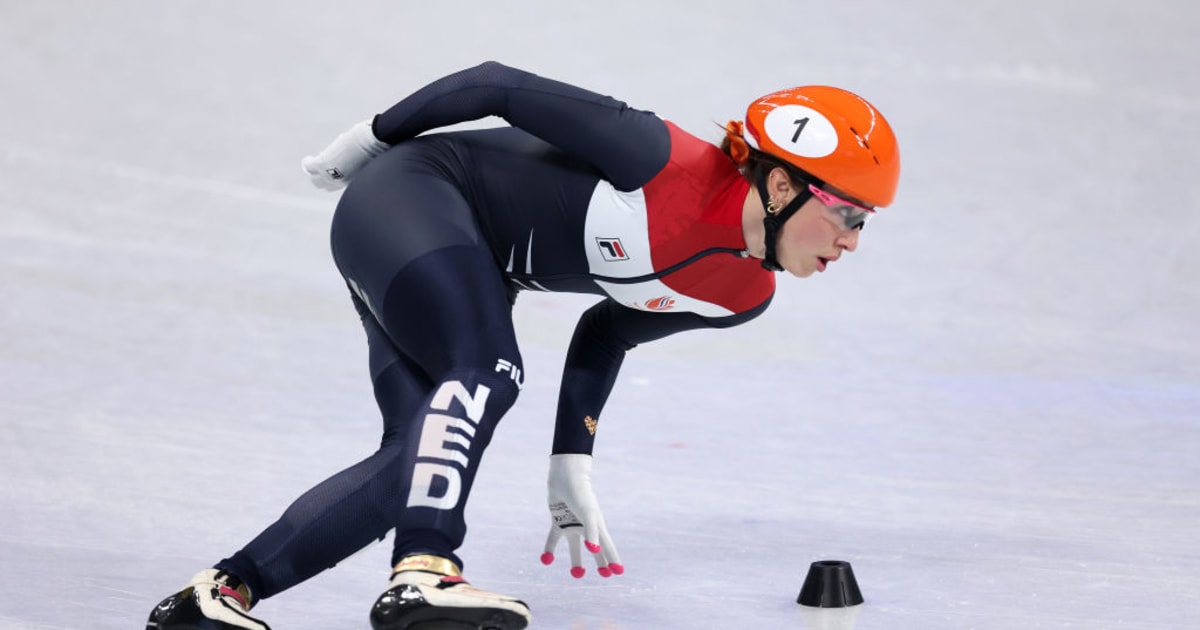 Шорт-трек челябинск. Шорт трек эстафета. Шорт трек дети. Шортрек. Вираж шорт трек.