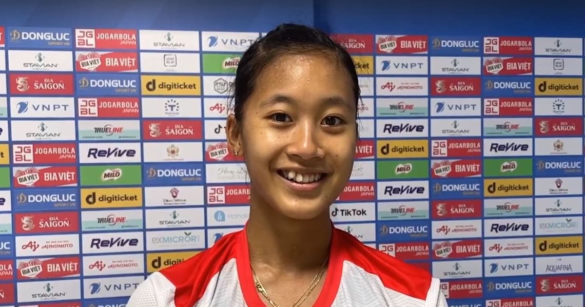 Juara Olimpiade yang terinspirasi bulu tangkis Carolina Marin meraih kemenangan oleh Putri Kusuma Wardani