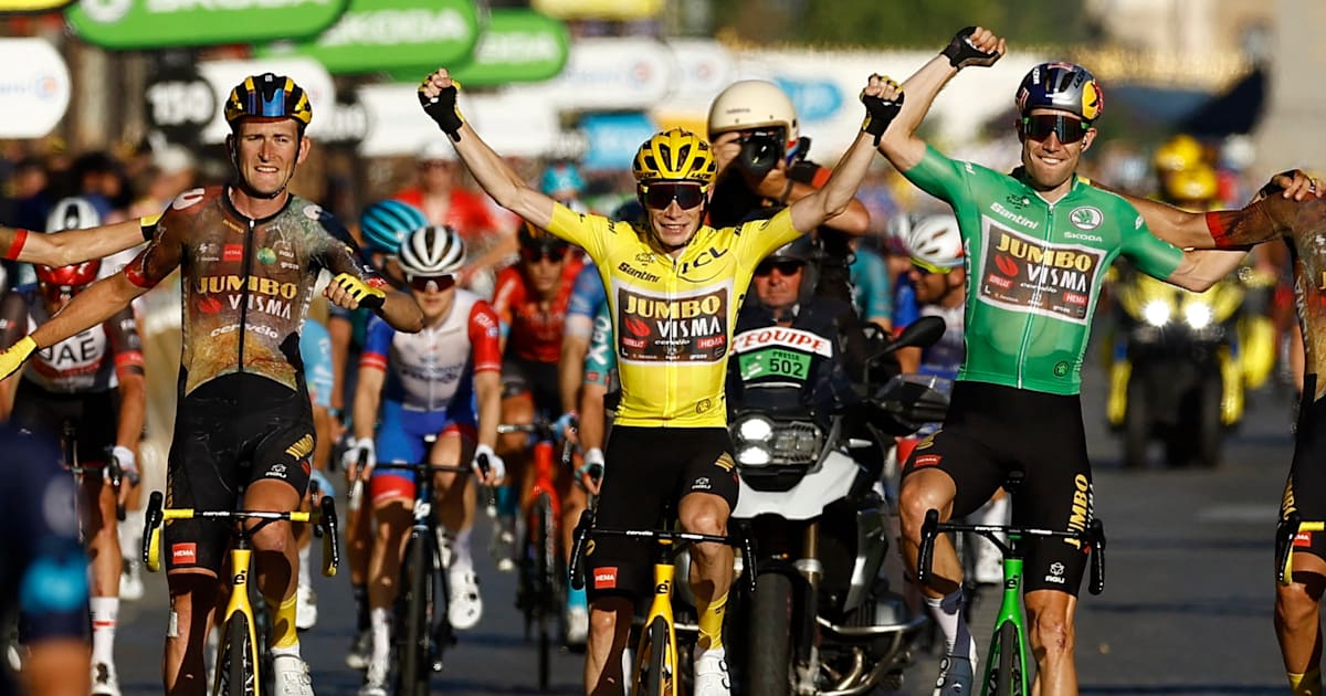 Jonas Vingegaard wins 2022 Tour de France men's title as Jasper Philipsen claims final stage in