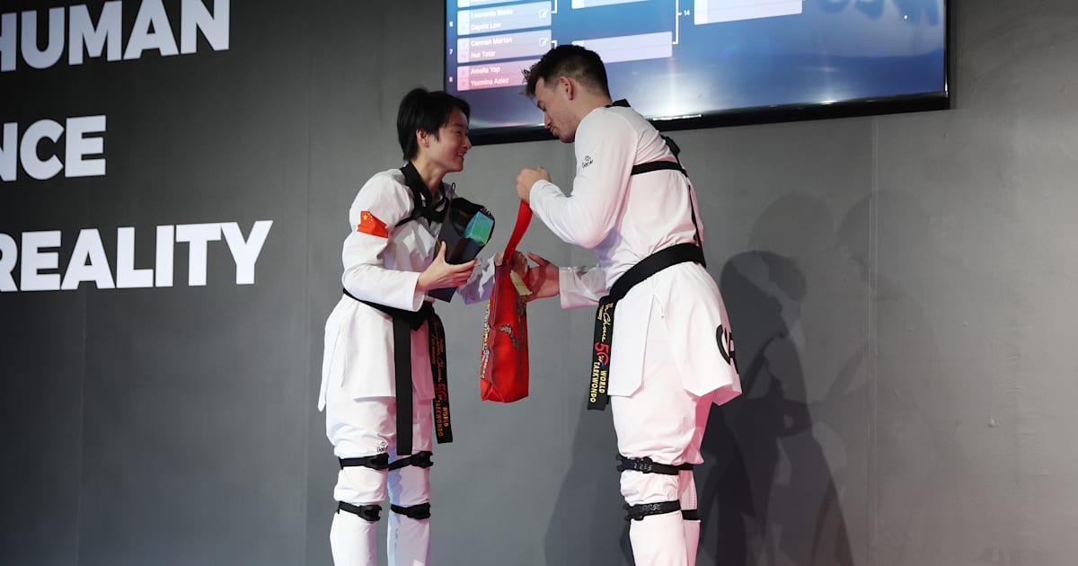 Juara Olimpiade Wu Jingyu dalam acara taekwondo virtual
