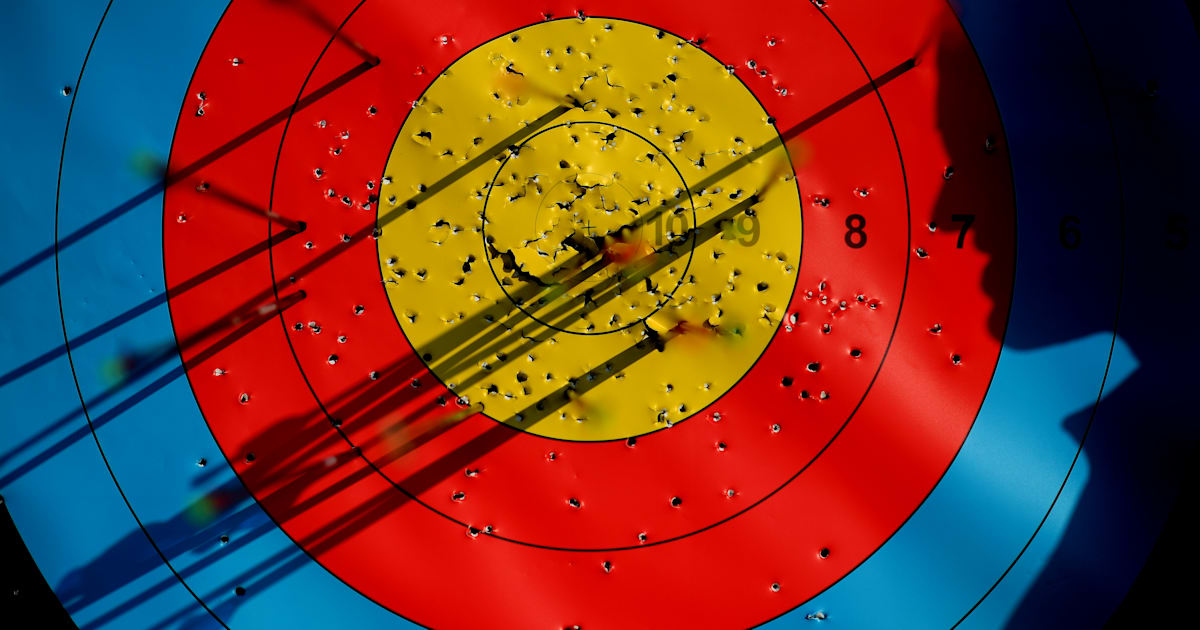 Difference between compound and recurve archery