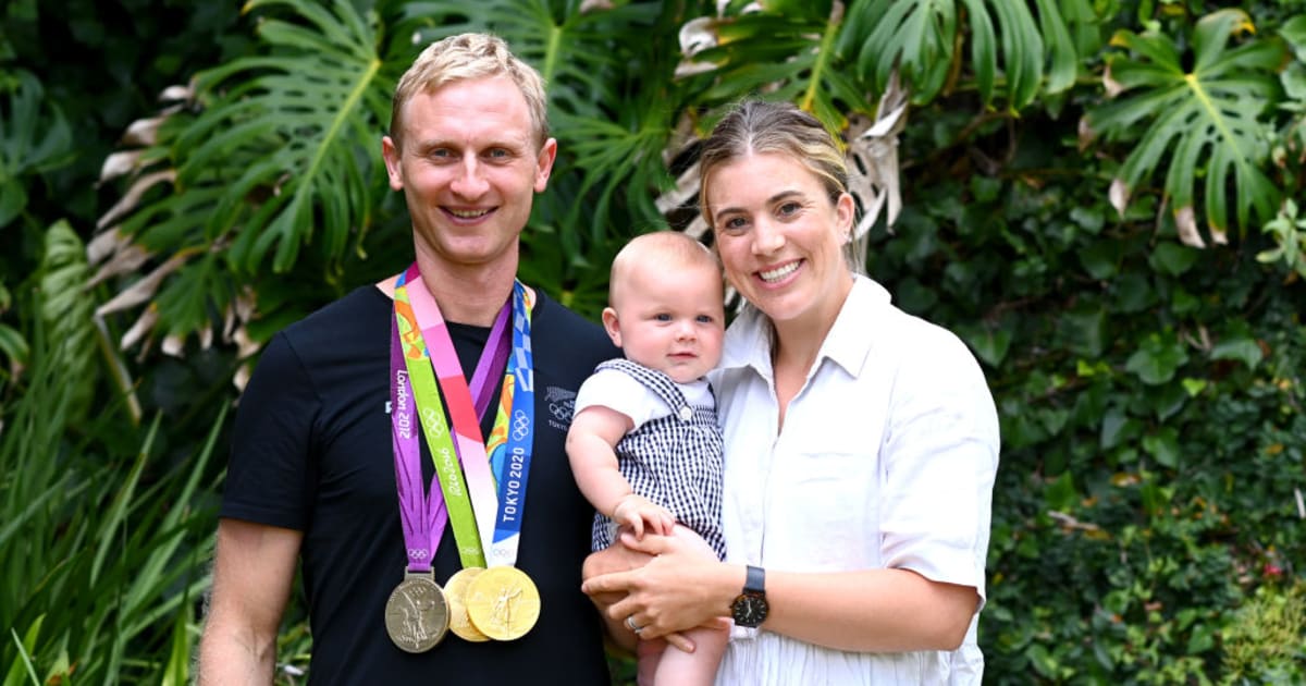 Threetime Olympic champion Hamish Bond retires from rowing