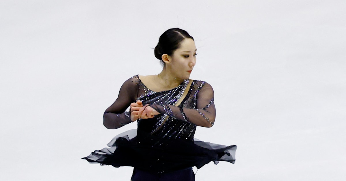 ISU GP of Figure Skating 202223 NHK Trophy Day 1 Kim Yelim leads