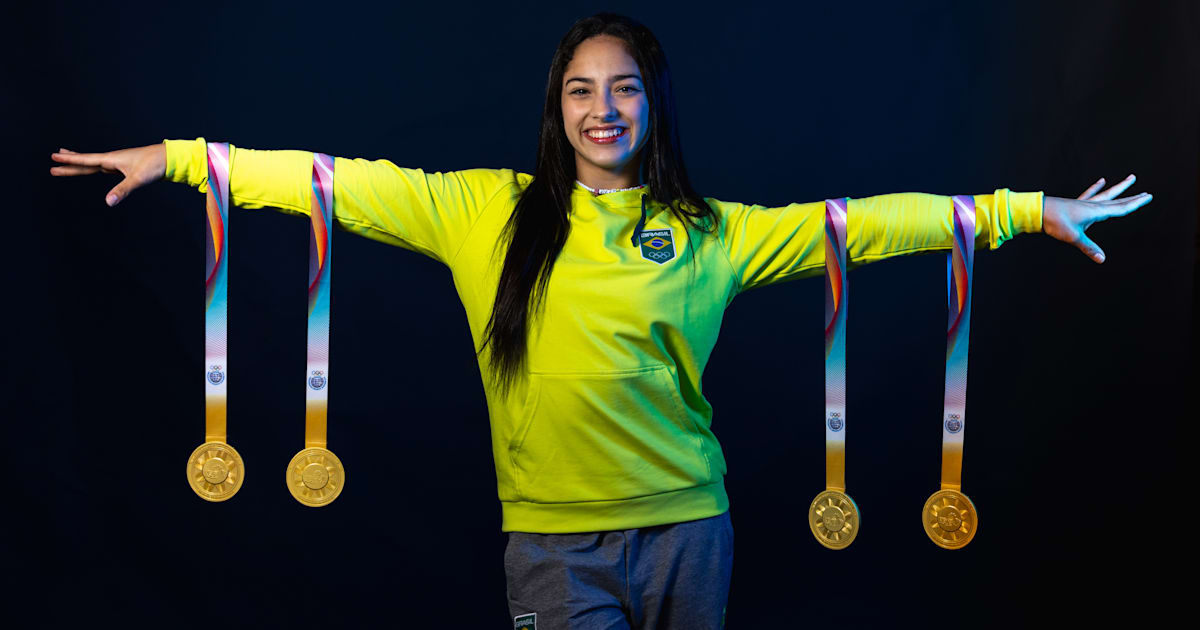 J Lia Soares Refor A Brasil No Mundial De Gin Stica Art Stica