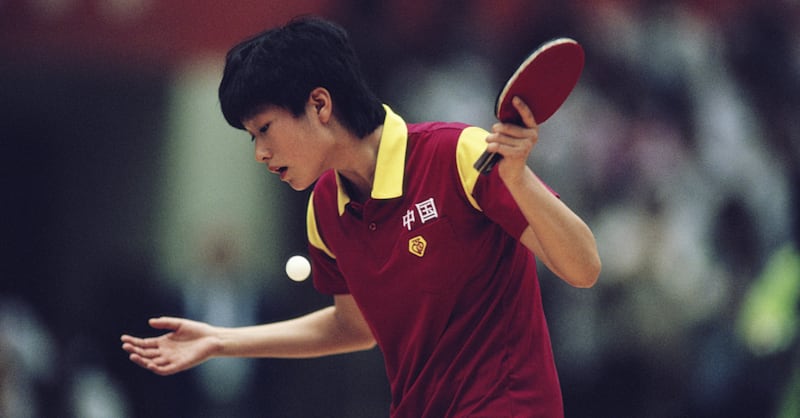 Seúl 1988 Jing Chen gana el primer oro olímpico en tenis de mesa