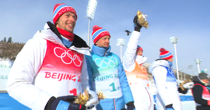 モーメント 北京 2022 金メダル バイアスロン 表彰台