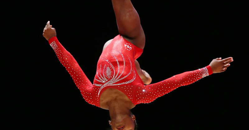 Simone Biles wins team gold in 2015